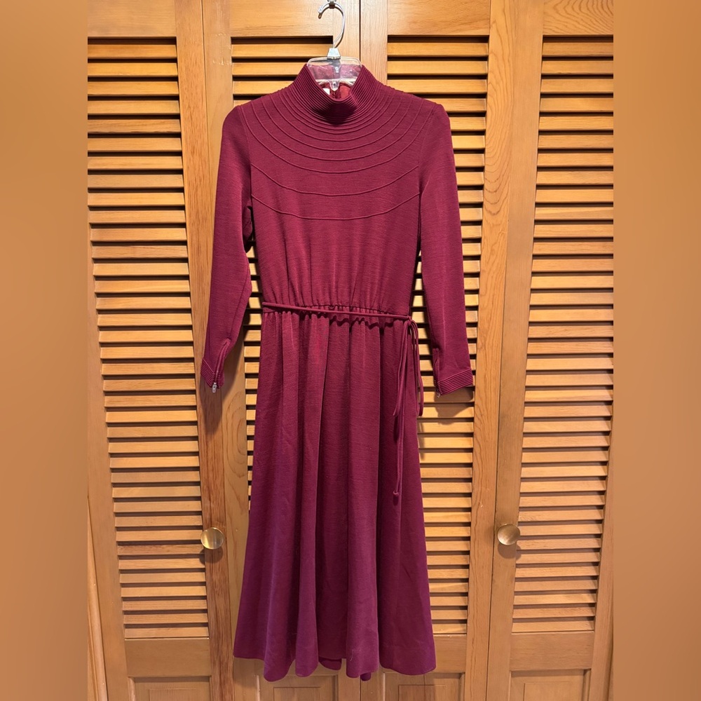 Donald Brooks, size 8, vintage mock neck dress, maroon.